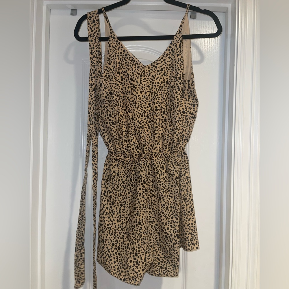 Leopard romper with optional tie to go in front!